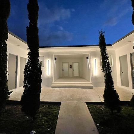 Casa Canal North Miami Beach Exterior photo